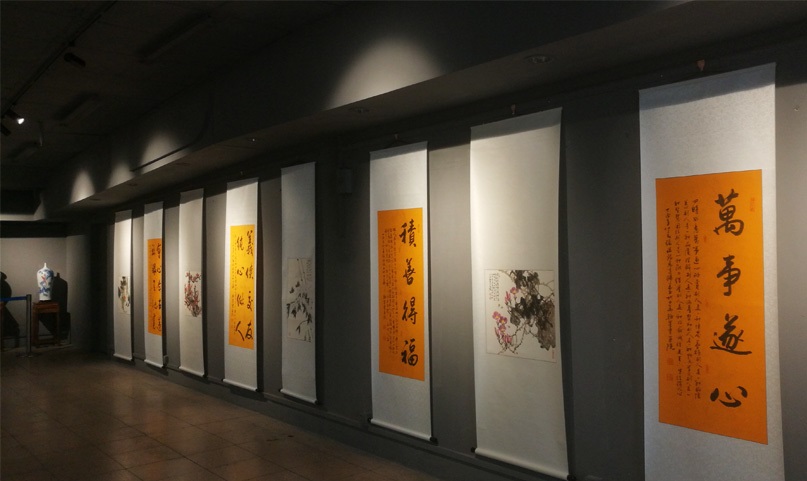 全域影視傳媒助力張福銘藍藝書畫陶瓷作品聯展獻禮建軍節